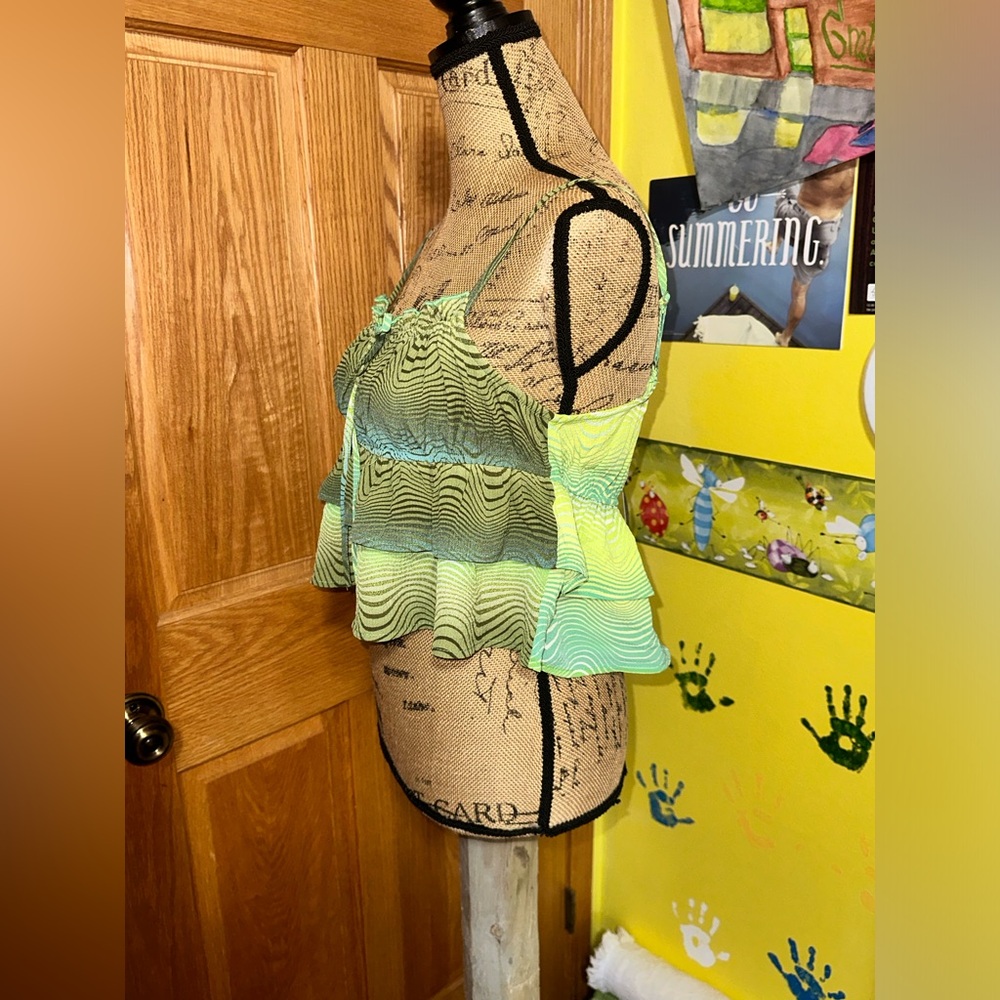 WILD FABLE RUFFLE CROP TOP - Picture 7 of 10